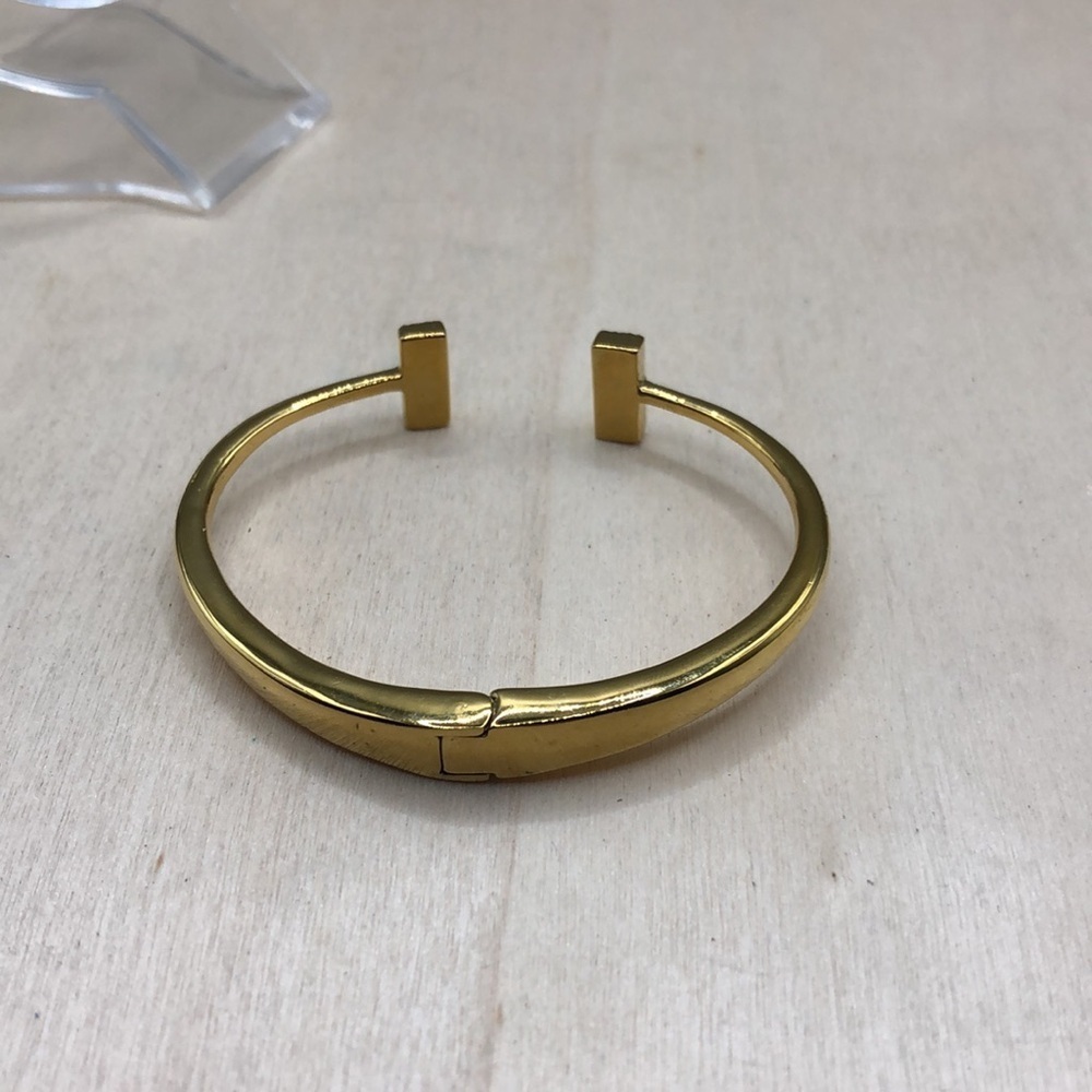 Kate Spade Open Hinge Bangle Gold Tone Great For Layering or Minimalist Style - Picture 6 of 6